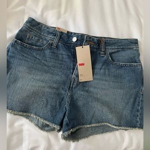 Levi Jean Shorts NWT